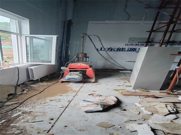 峰峰矿地基基础下沉墙体裂缝加固注浆顶升施工